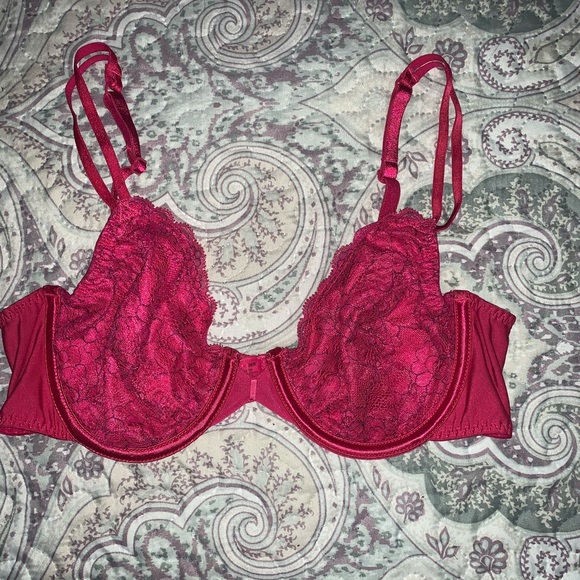 Bras - Picture 5 of 8